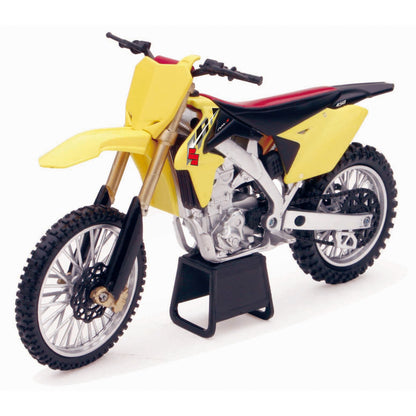 Moto Suzuki